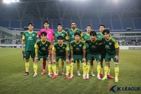 전주성 떠나 용인에서 경기 치른 전북, 시드니에 0-2 무기력한 완패 탈락 위기[현장리뷰]
