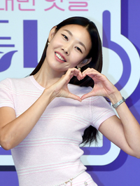 한혜진, 다 벗고 등에 붙어서 자는 화사 때문에 성정체성에 혼란