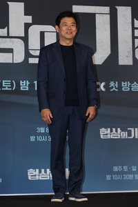 ‘협상의 기술’ 성동일 “대기업 회장, 몸에 착 붙어…재밌는 연기 얼마만인지”[SS현장]