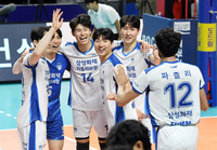 3세트 20-24→30-28 대역전극, 삼성화재 5위 굳히기 ‘성공’