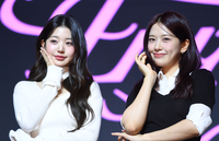 ‘우리’ 장원영-라이즈 ‘하나’ 안유진-GD, 금융그룹 ‘스타마케팅’ 점입가경