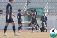 ‘수원 킬러’는 계속된다…‘4골 대폭발’ 서울 이랜드, 수원 4-2로 꺾고 3경기 무패 행진[현장리뷰]