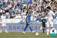 ‘주민규 잊어라’ 허율, 머리+발 ‘멀티골 폭발!’…울산, 제주 2-0 꺾고 ‘3연승+선두 경쟁’ [SS현장리뷰]