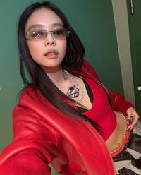 ‘후끈’ 제니, LA 콘서트…블랙핑크 시절 잊게 하는 ‘파격 변신’