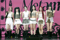 스테이씨, 故 휘성 비보에 프로모션 일정 연기 “깊은 애도”