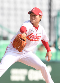 [포토]한화전 등판한 SSG 신지환