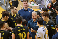 2경기 남기고 2위 ‘눈앞’이지만...“최고의 조합으로” KB손해보험과 아폰소 감독의 ‘정공법’[SS현장]