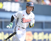 [포토] 5회 솔로포 박준영 ‘감 잡았어’