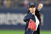 ‘챔필여신’ 박신혜-‘김도영 세리머니’ 김길리 시구…KIA, ‘V13 時작’ 오프닝 시리즈 개최