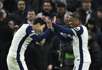 ‘시즌 12호 AS’ 손흥민, 무관 탈출 꿈ing…토트넘, AZ 꺾고 유로파리그 8강행!