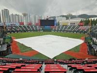 15일 사직 KT-롯데전, 창원 한화-NC전 시범경기 우천취소