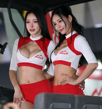 선장이 된 모델 유리안과 제바, 너무 사랑스러운 선장이죠! [포토]