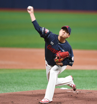 [포토] 역투하는 롯데 나균안