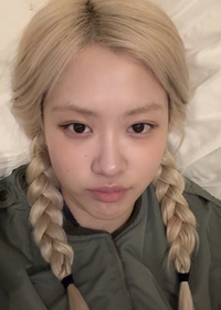 금발의 말광량이가 된 로제, 귀엽고 사랑스럽게![★SNS]