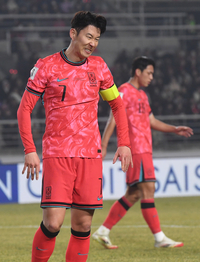 [포토]손흥민, 짙은 아쉬움에...