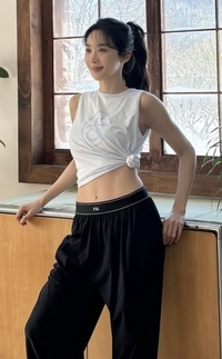 배우 이청아, 이수지 패러디 논란 눌러버린 건강미[★SNS]