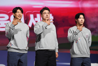 [포토] K 세리머니 하는 송성문-홍원기감독-이주형