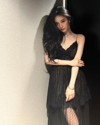 트와이스 모모, 우아함 가득 ‘S라인 드레스’ [★SNS]