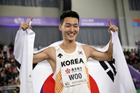 ‘스마일 점퍼’ 우상혁, 3년 만에 세계실내선수권 정상 탈환 “다시 시작한다는 생각으로”