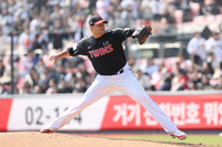 “충분하다” 사령탑 ‘신뢰’ 보답…LG 치리노스, KBO리그 데뷔전 6이닝 2실점 ‘QS’ [SS시선집중]