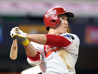 ‘국대 유격수’ 박성한 “무리하지마!” 몸 맞는 볼 여파 벤치행[SS 메디컬체크]