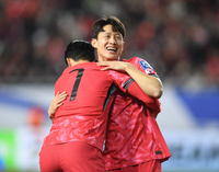 [포토] 이재성, 골 넣고 손흥민과 환호