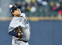 [포토]시즌 첫 승 노리는 한화 류현진