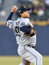 [포토]한화 류현진의 시즌 첫 등판