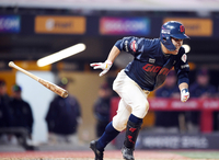 [포토]전력 질주하는 롯데 황성빈