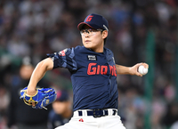 [포토]SSG전 등판한 롯데 송재영