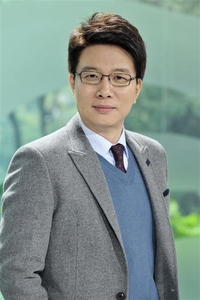 EBS 사장에 신동호 전 MBC 아나운서…EBS 보직간부·노조 이례적 강력 반발