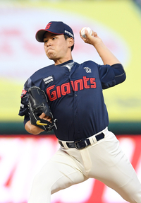 [포토]롯데 김진욱, SSG전 선발 등판