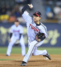 [포토] 김강률 ‘승리를 지켜라’