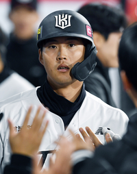 [포토]솔로 홈런 KT 배정대, 1점 더!