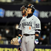 [포토] 노시환 ‘파울? 홈런?’