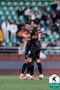 ‘이호재 결승포’ 포항, 울산과 동해안더비 1-0 신승 ‘2연승 반전’…대전, 광주와 1-1 무→이정효 퇴장 [K리그1]