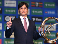 ‘국대 최다 차출’ 김천 정정용 “우리에 새로운 동기부여”…강원 정경호 “플랜A 읽혀 공수 위치 조정” [현장 코멘트]