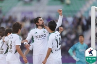 돌아온 콤파뇨가 위기의 팀을 구했다…‘PK 결승포’ 전북, 안양 1-0으로 꺾고 5경기 만에 승리[현장리뷰]