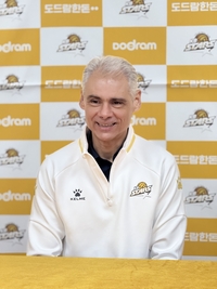 너무 짧았던 의정부의 봄, KB 아폰소 감독 “유광우가 우리 블로킹 전략을 뒤집어놨다”[현장인터뷰]