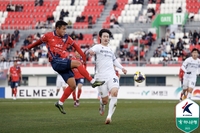 역시 국대 클래스! ‘이동경 왼발 결승포’ 김천, 강원 1-0 잡고 5G 연속 무패 ‘2위 도약’ [SS현장리뷰]