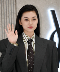 ‘리틀 전지현’ 김도연, 매니쉬룩으로 강렬한 카리스마 발산