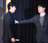 [포토] 울먹으며 퇴장하는 김수현