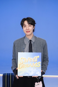 제이홉, 거리에서 사랑으로…‘월클의 품격’ 증명했다 [SS뮤직]