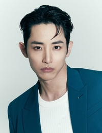 “오랜 시간 꿈꿔왔던 순간”이수혁, 칸 시리즈 핑크 카펫 밟는다