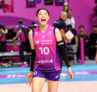 정관장 ‘진통제 투혼’보다 강했던 김연경의 압도적 퍼포먼스, 적장마저 혀를 내둘렀다[SS현장]