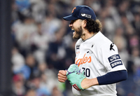 [포토]한화 폰세, 롯데전 7이닝 2실점 호투