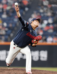 [포토]한화전 선발 등판한 롯데 나균안