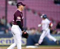 [포토] 로젠버그 ‘1회부터 홈런을 허용하다니’