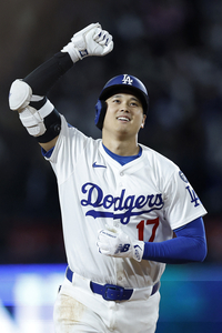 ‘끝내기 황제’ 오타니, 9회말 굿바이포 작렬…다저스 8연승 신화