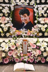 故 현미, 사망 2주기…‘밤안개’처럼 떠난 가요계 대모